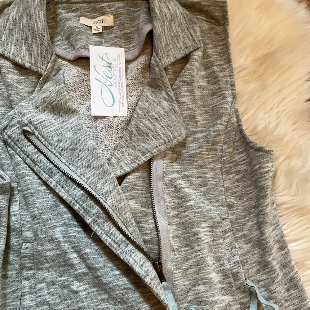 Oddy Boutique Sleeveless Zip Up Sweatshirt Vest Small Gray NWT